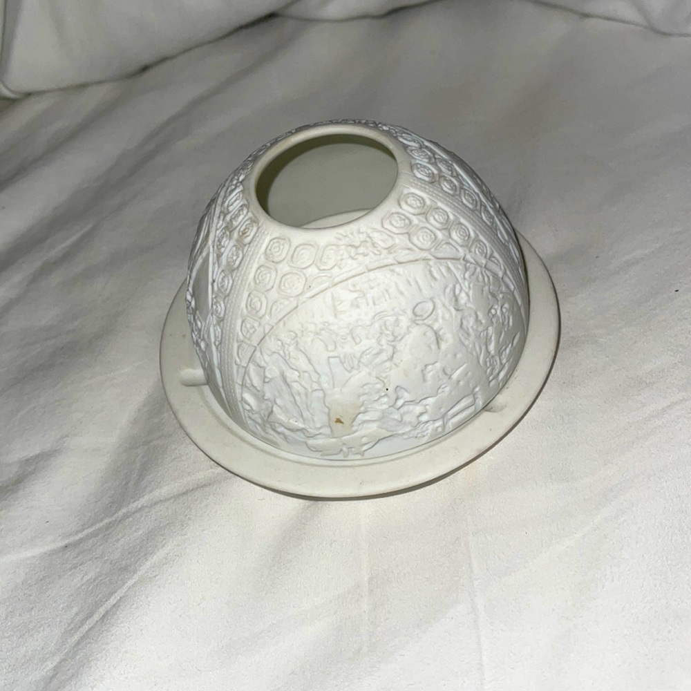Bernardaud Limoge. Made in 🇫🇷 France. PLEASE DO NOT ASK ME TO LOWER PRICE.